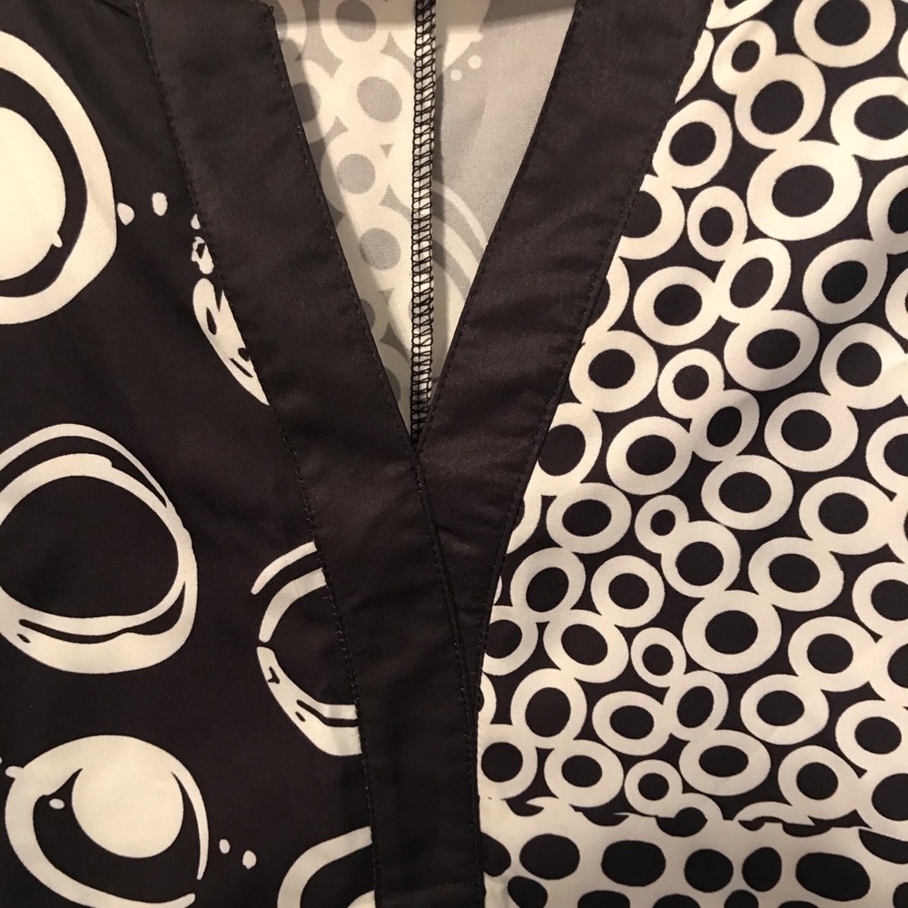 New! Modlily Split Neck Roll Cuff Circle Print Top - image 5